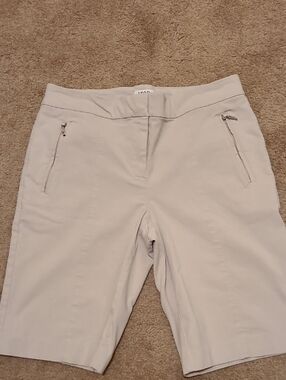 Izod Golf Shorts, Size 8, EUC